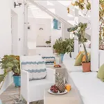 Ξενοδοχείο με διαμερίσματα Dibellee Mykonos
