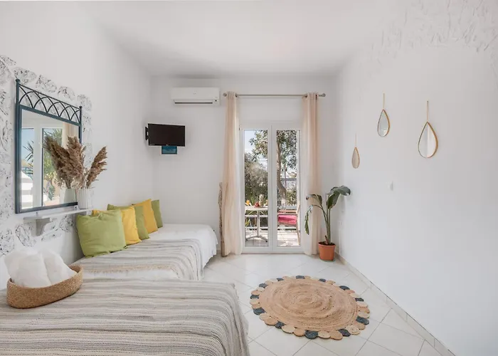 Dibellee Mykonos Aparthotel 4*