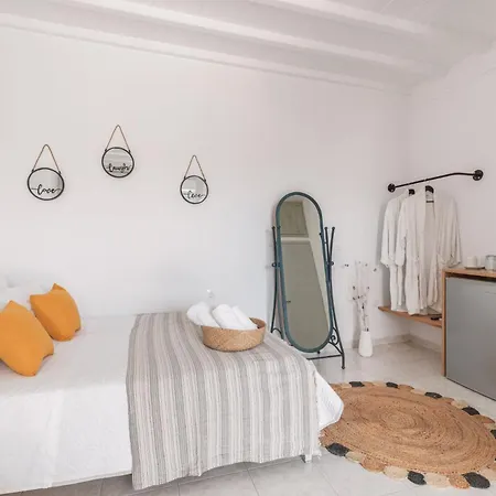 Dibellee Mykonos Studios Glastros (Mykonos)